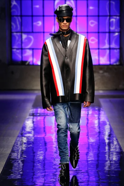 Look 40